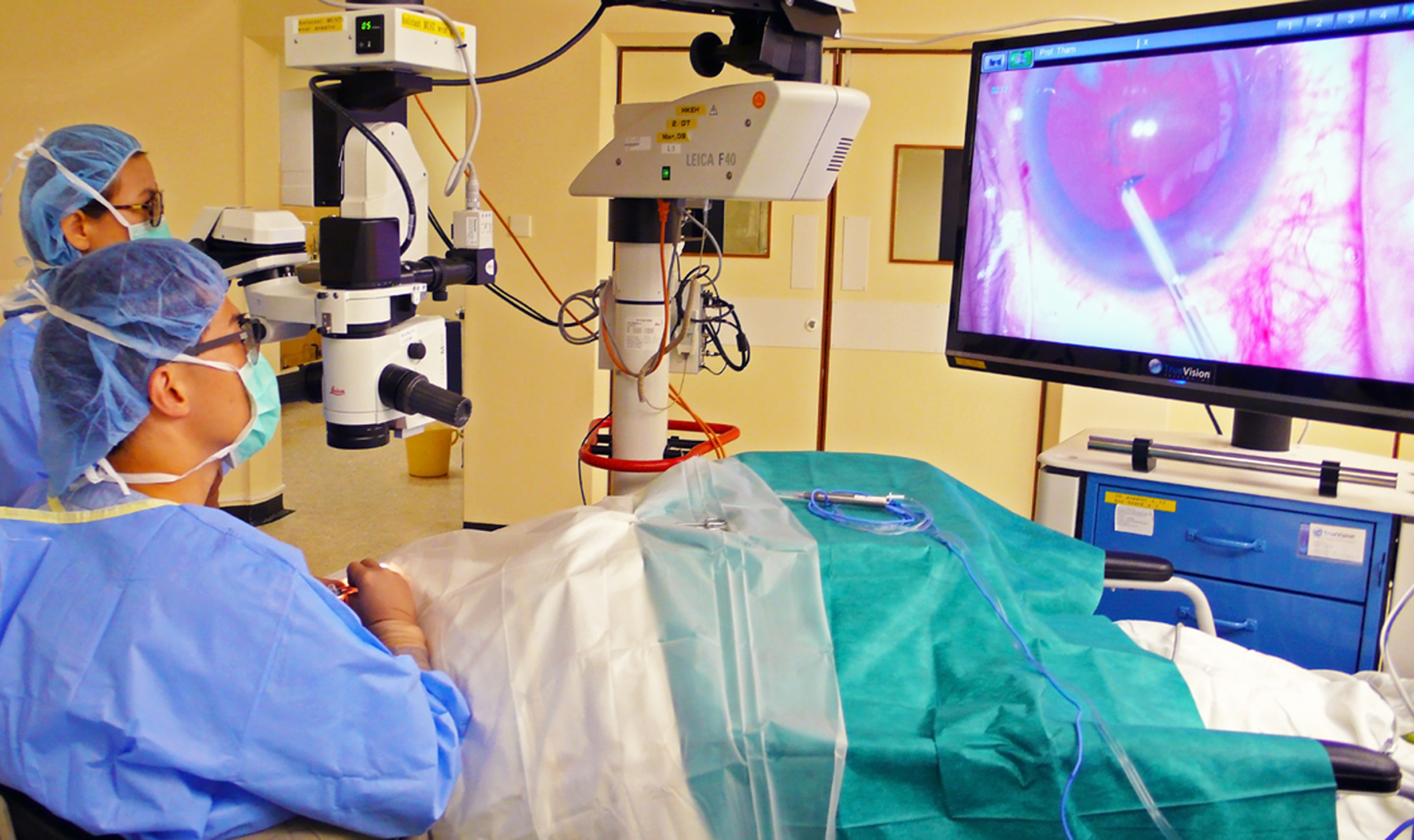 First 3D HeadsUp Cataract Surgery Performed in Asia